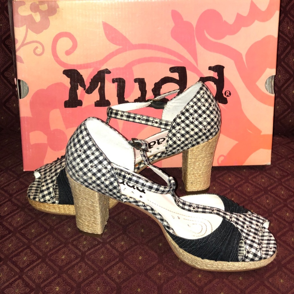 Black and White Plaid Platform Sandels